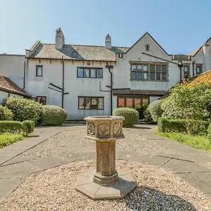 Highcliffe Manor Bridlington
